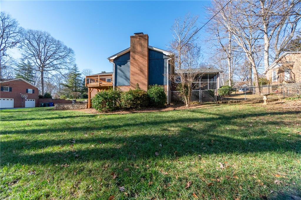 649 Quarterstaff Road