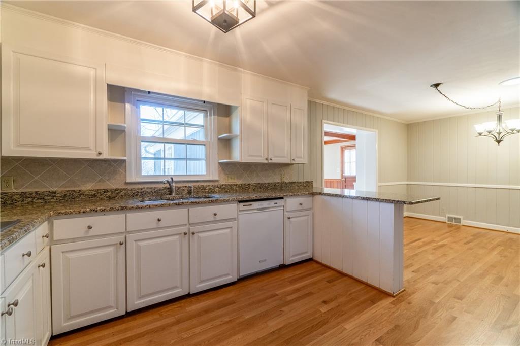 649 Quarterstaff Road