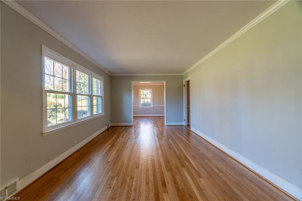 649 Quarterstaff Road