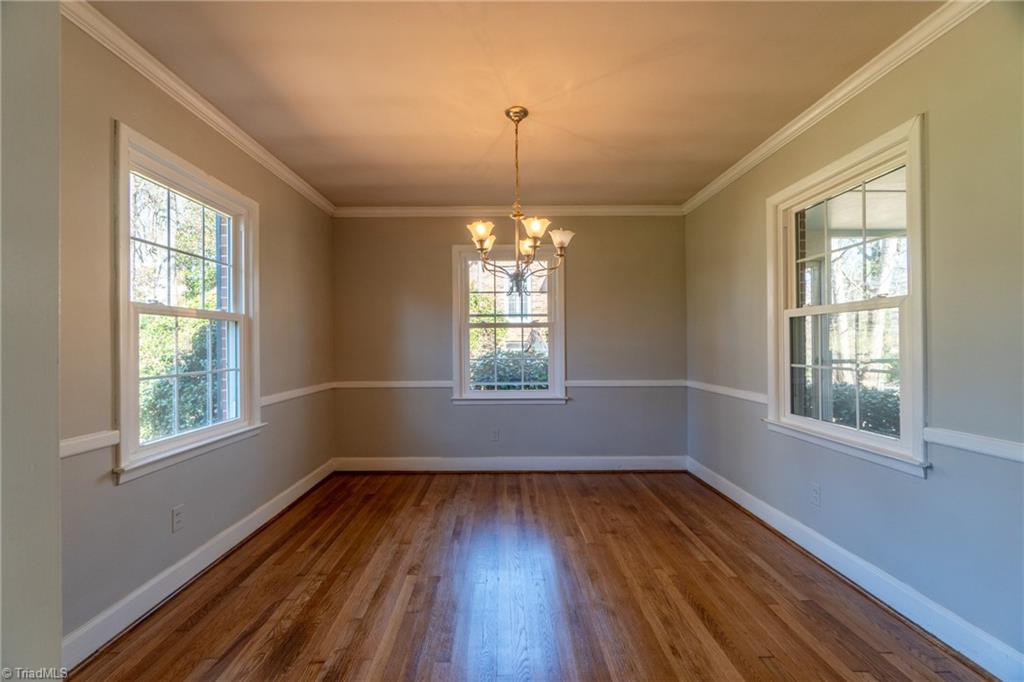 649 Quarterstaff Road