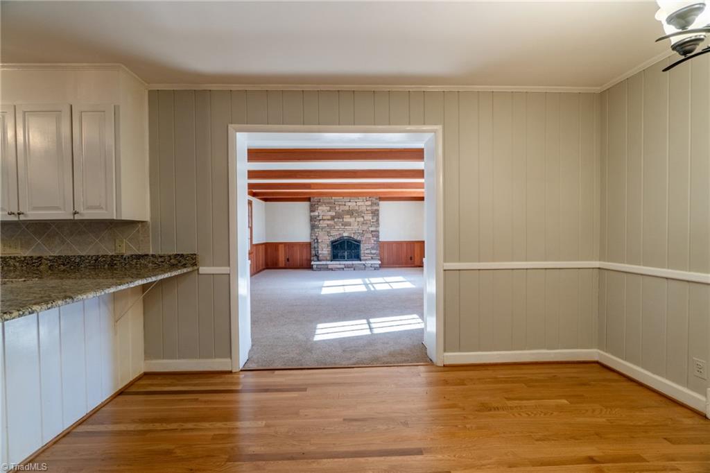 649 Quarterstaff Road