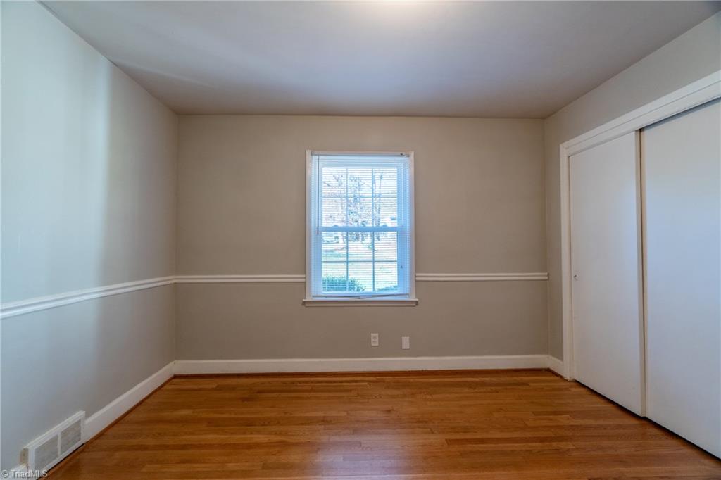 649 Quarterstaff Road