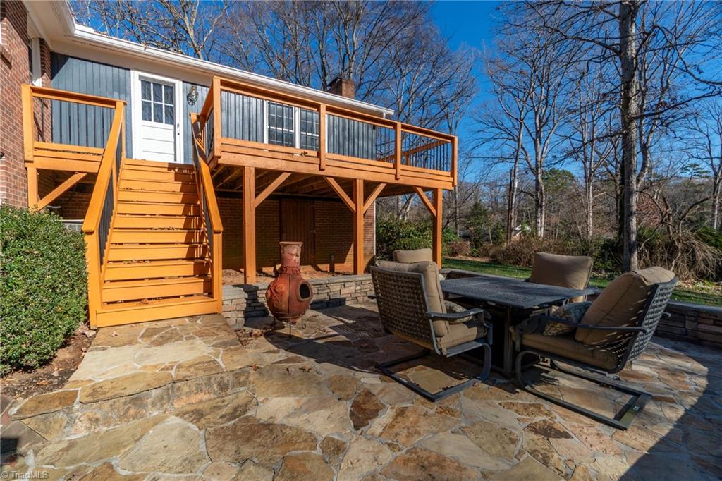 649 Quarterstaff Road