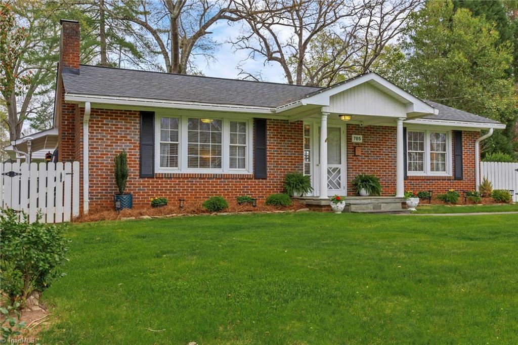 785 N Stratford Road