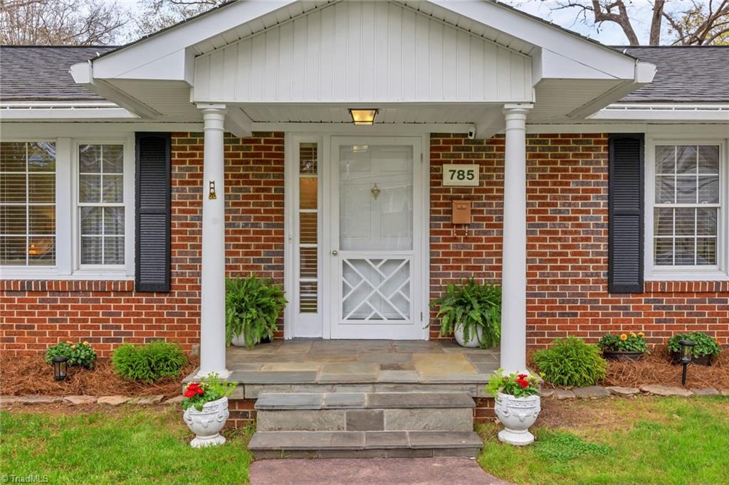 785 N Stratford Road