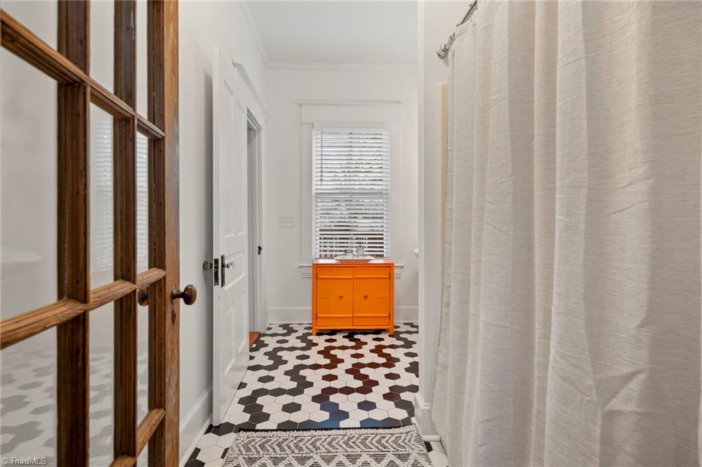 1521 Seneca Street, Winston-Salem