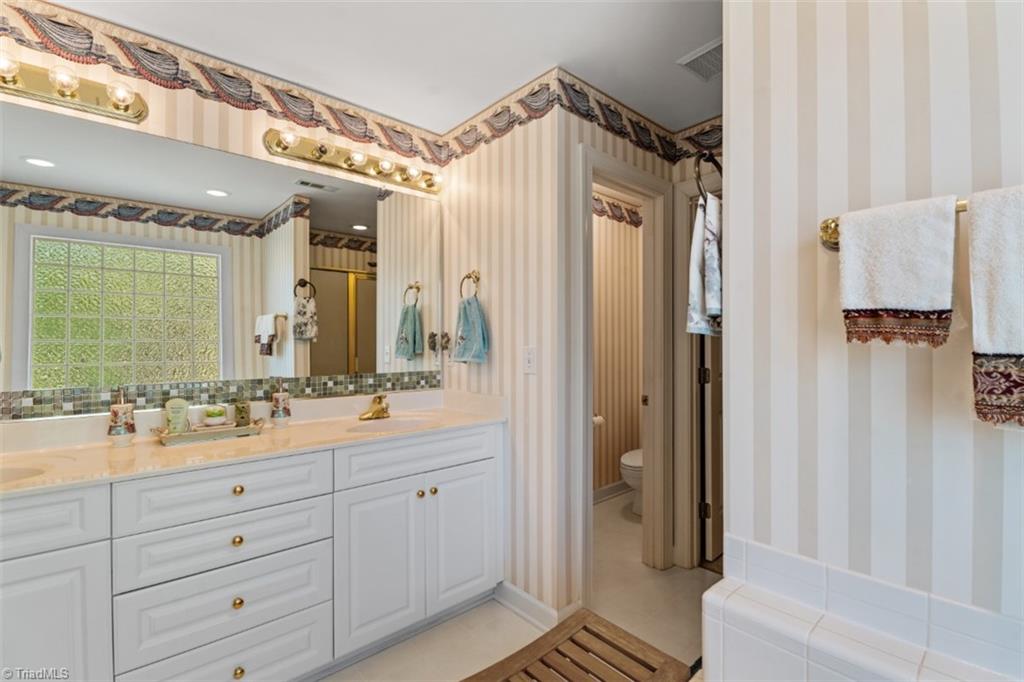4445 Chadwyck Drive, Winston-Salem