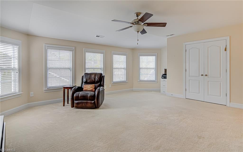 1435 Neville Gardens Lane, Winston-Salem