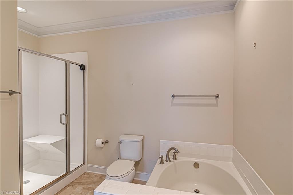1435 Neville Gardens Lane, Winston-Salem