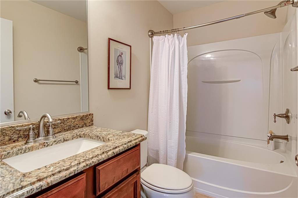 1435 Neville Gardens Lane, Winston-Salem
