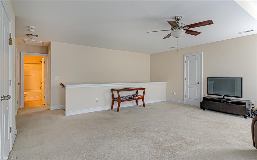 1435 Neville Gardens Lane, Winston-Salem