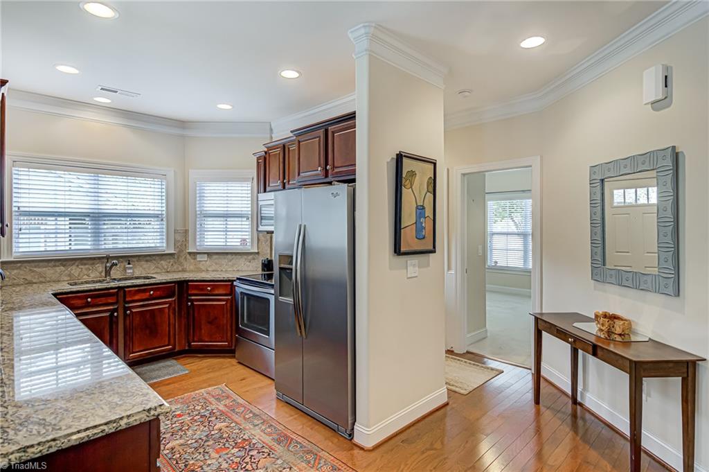 1435 Neville Gardens Lane, Winston-Salem
