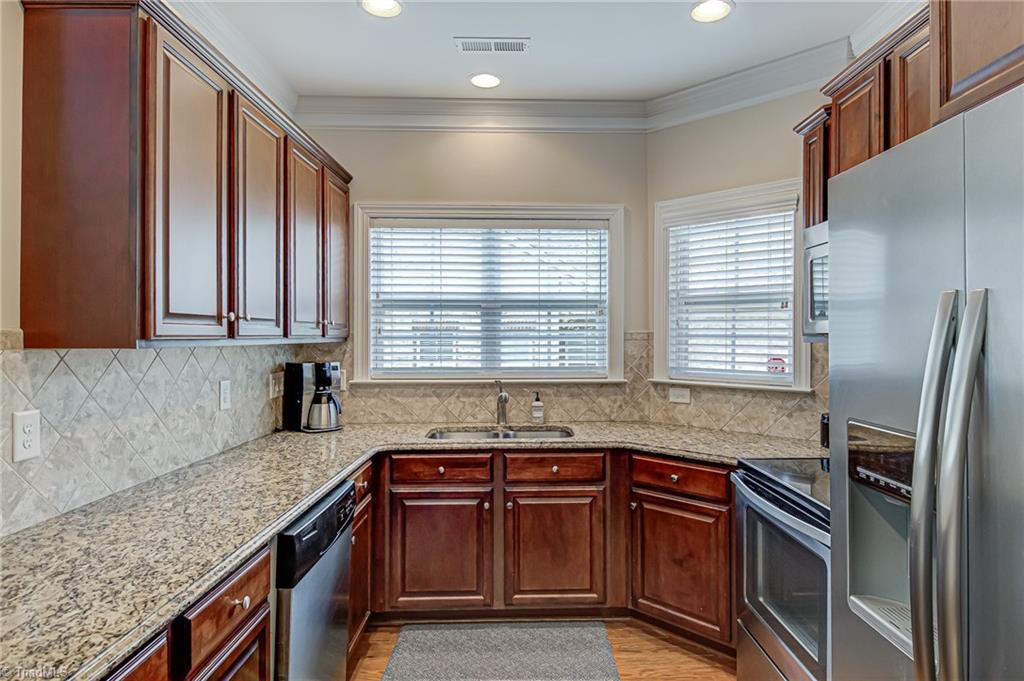 1435 Neville Gardens Lane, Winston-Salem