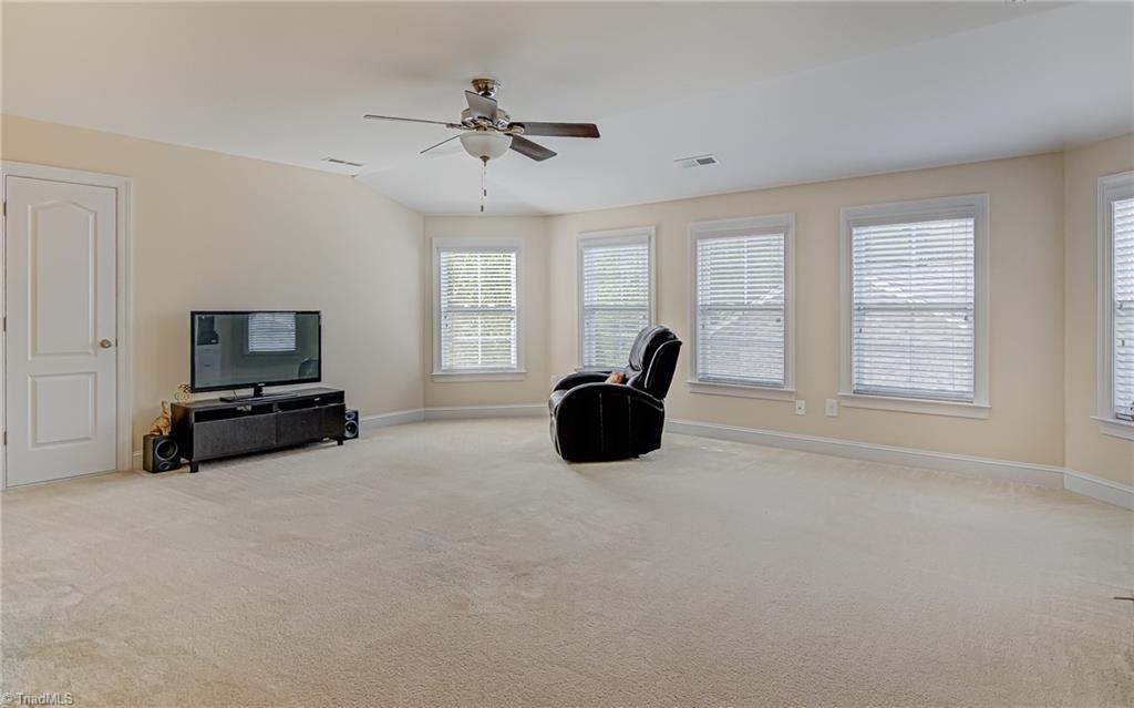 1435 Neville Gardens Lane, Winston-Salem