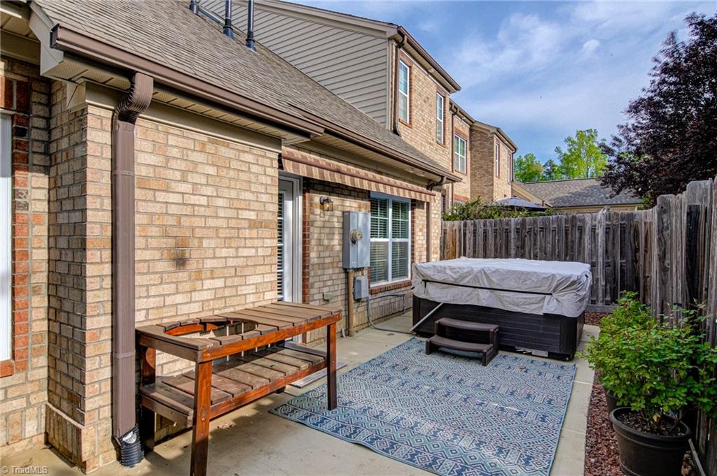1435 Neville Gardens Lane, Winston-Salem