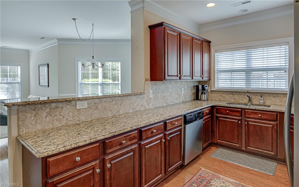 1435 Neville Gardens Lane, Winston-Salem