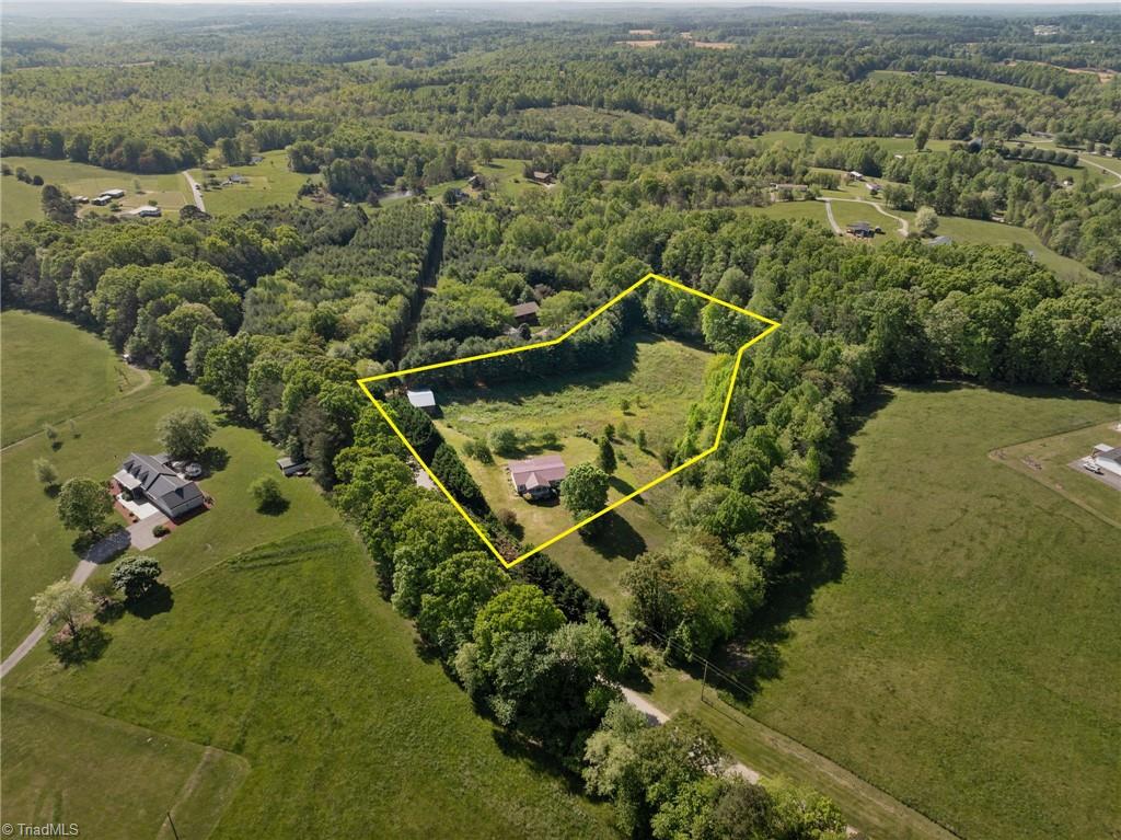 226 Green Meadow Lane