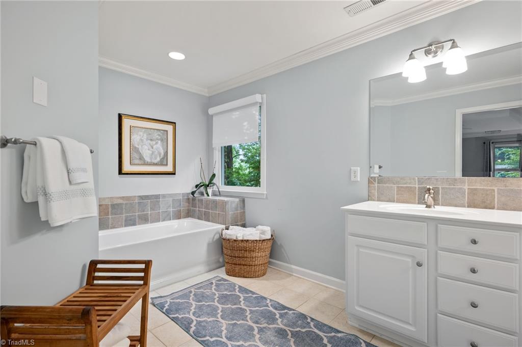 5097 River Chase Ridge, Winston-Salem