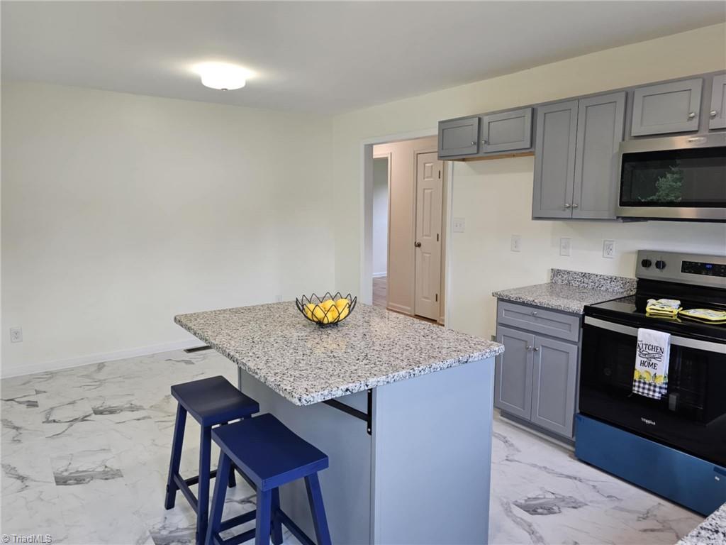 819 Lakeview Drive