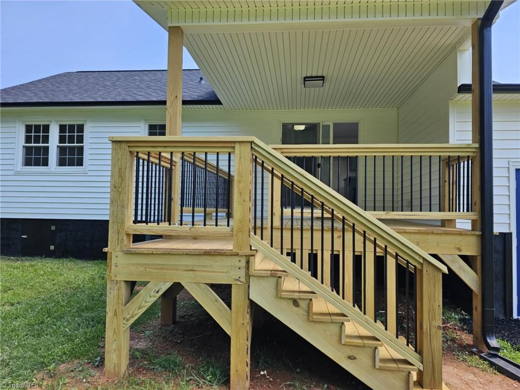 819 Lakeview Drive