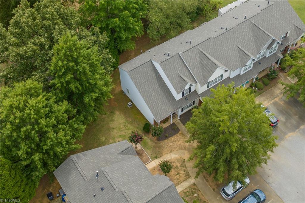 1047 Oak Blossom Way