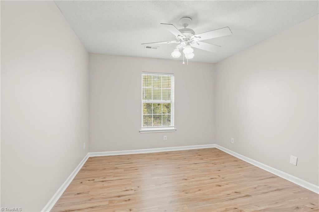 1047 Oak Blossom Way