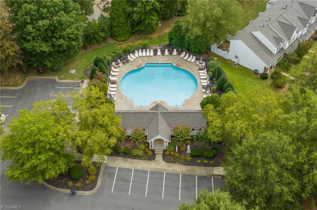 1047 Oak Blossom Way