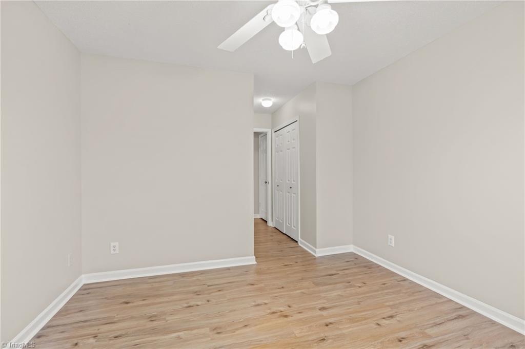 1047 Oak Blossom Way