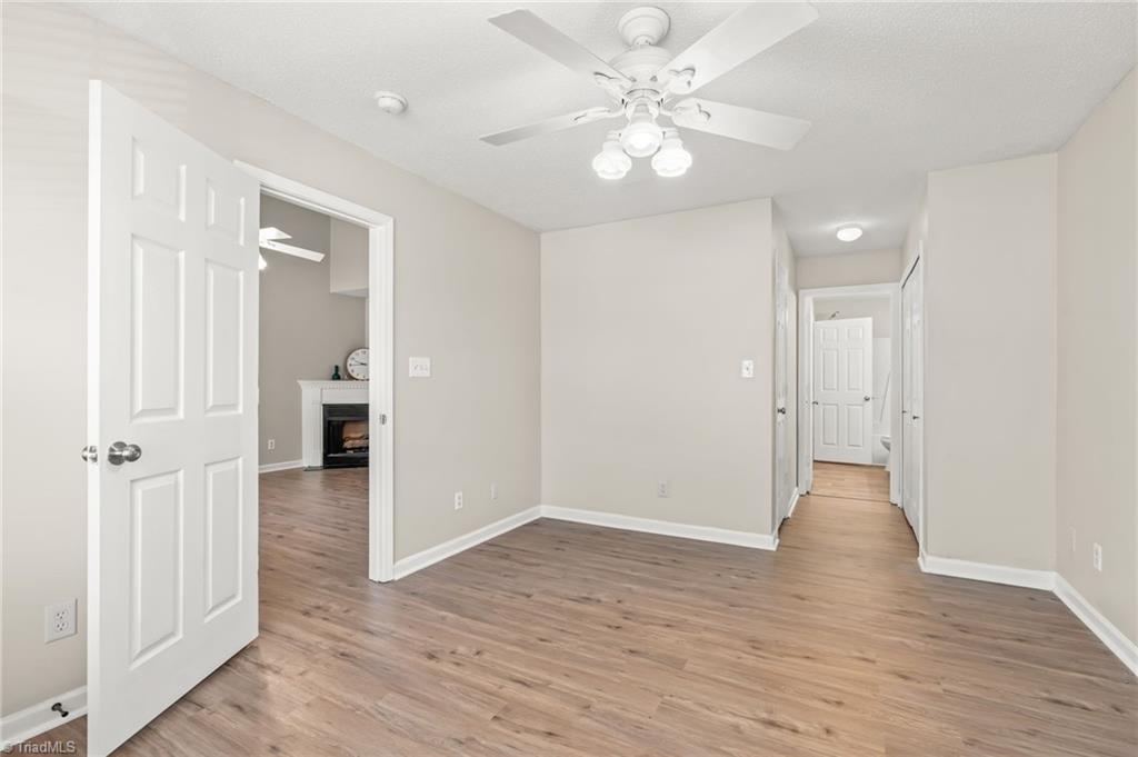 1047 Oak Blossom Way
