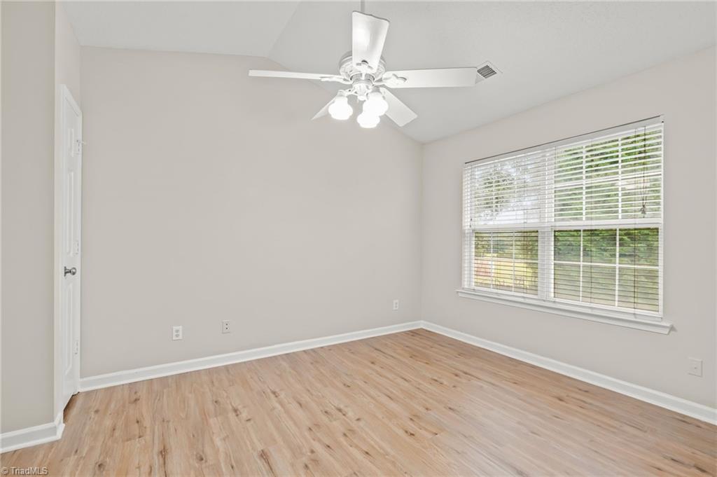 1047 Oak Blossom Way