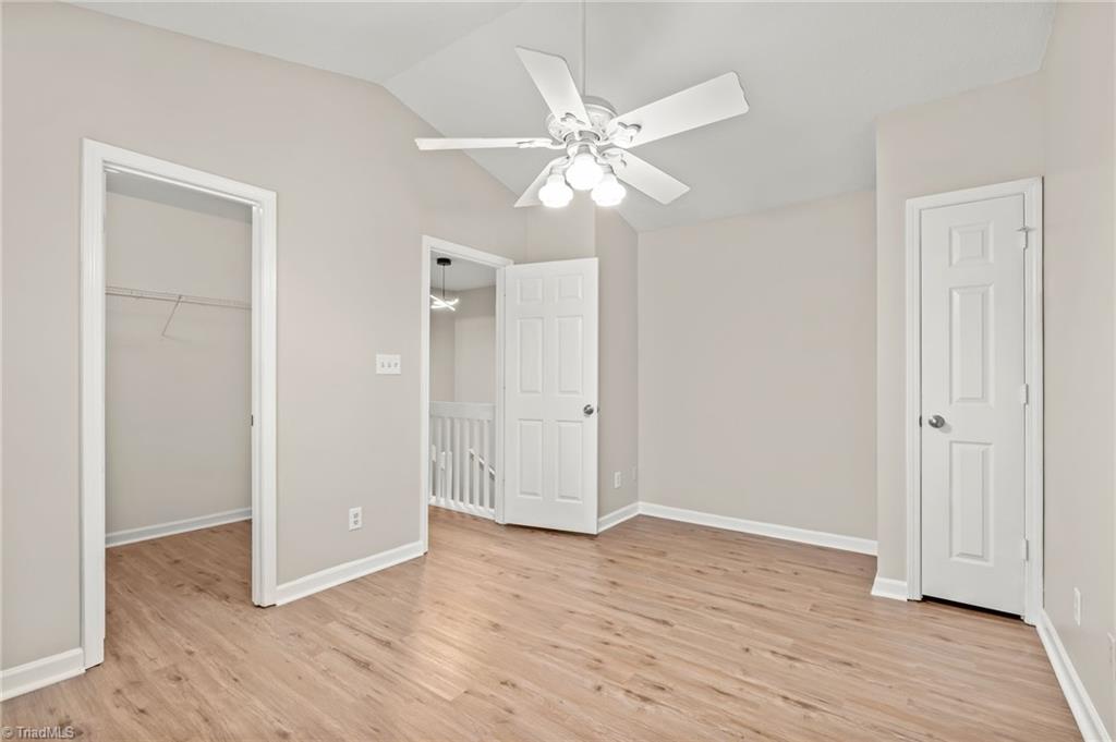 1047 Oak Blossom Way