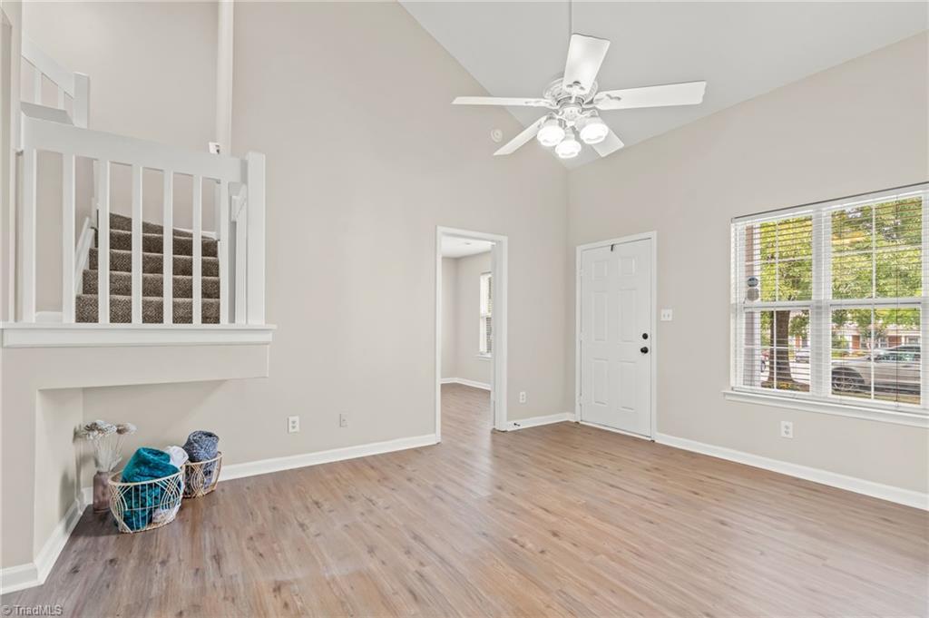 1047 Oak Blossom Way