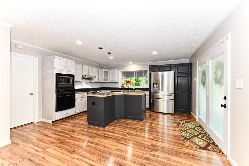 3807 Edgewood Terrace Road