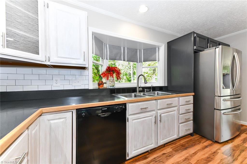 3807 Edgewood Terrace Road
