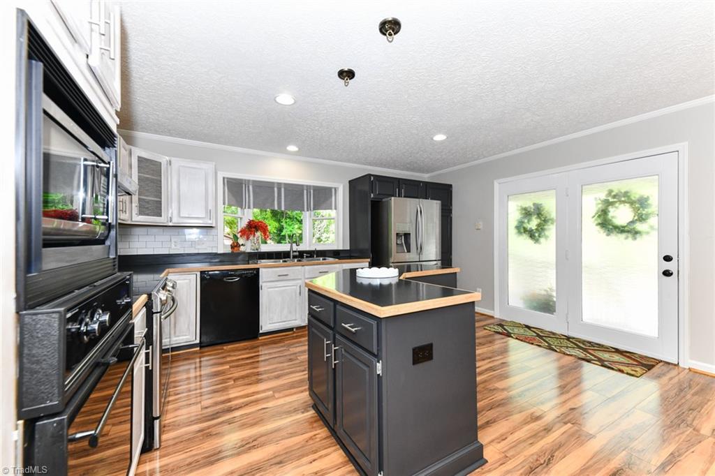 3807 Edgewood Terrace Road