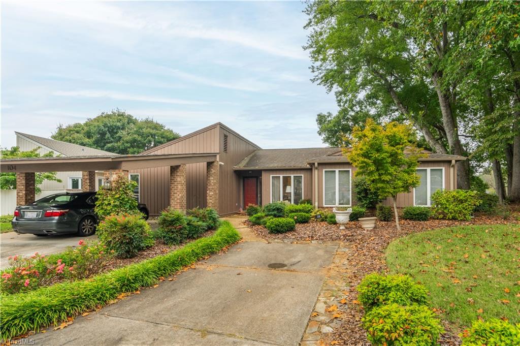 104 Spyglass Drive