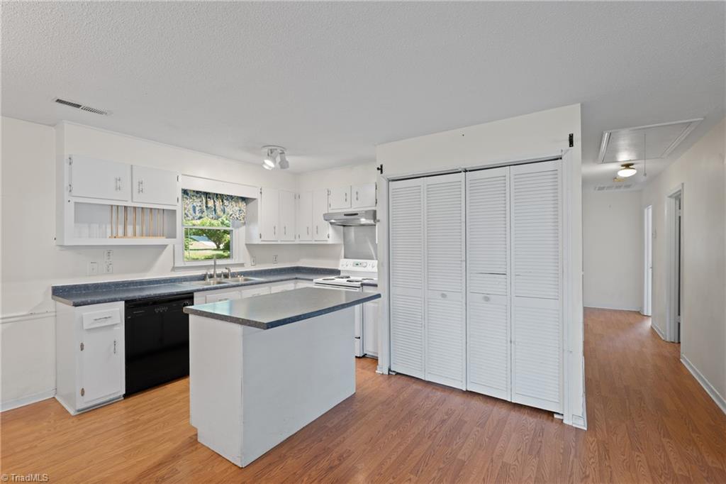 525 Heatherton Lane