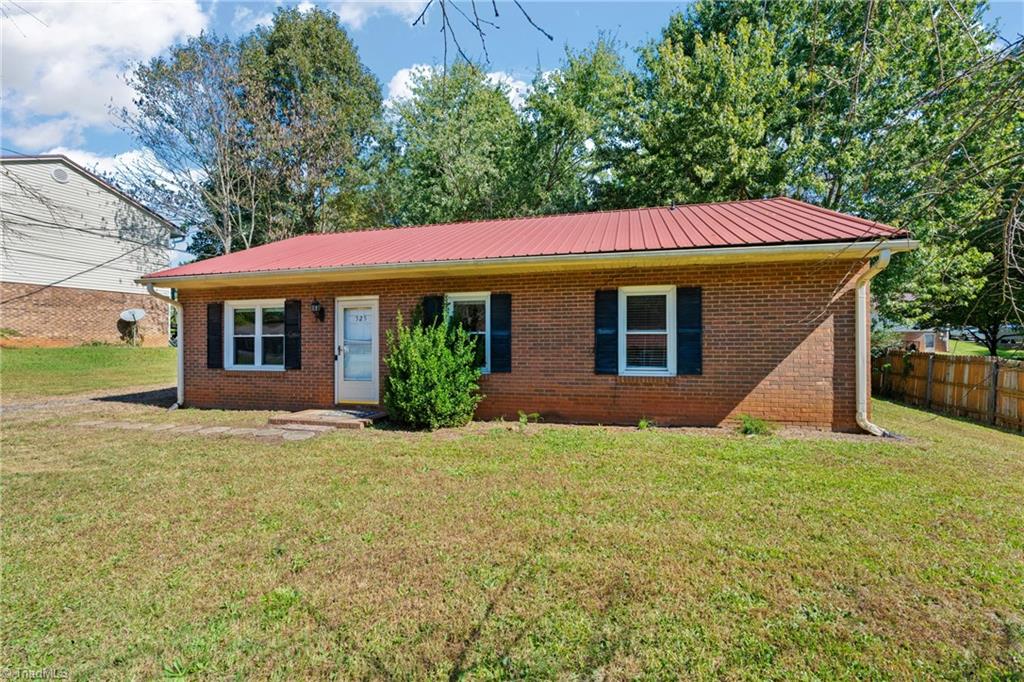 525 Heatherton Lane