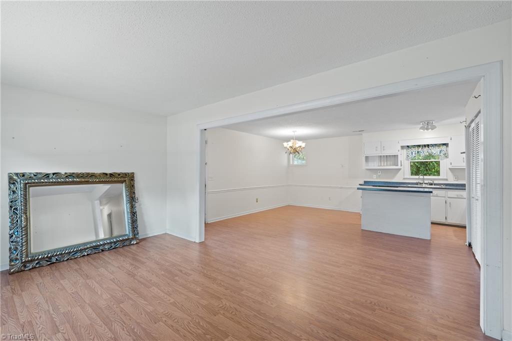 525 Heatherton Lane