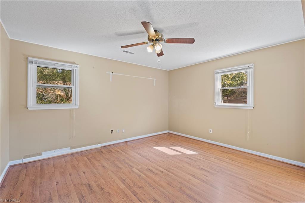 525 Heatherton Lane
