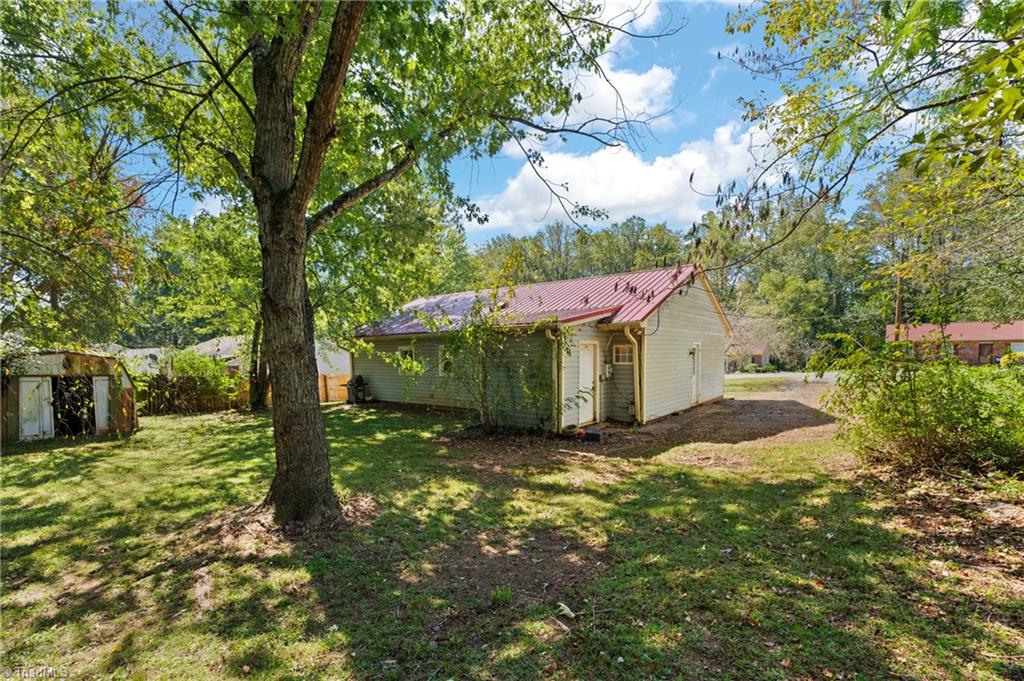 525 Heatherton Lane
