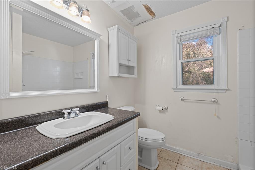 525 Heatherton Lane