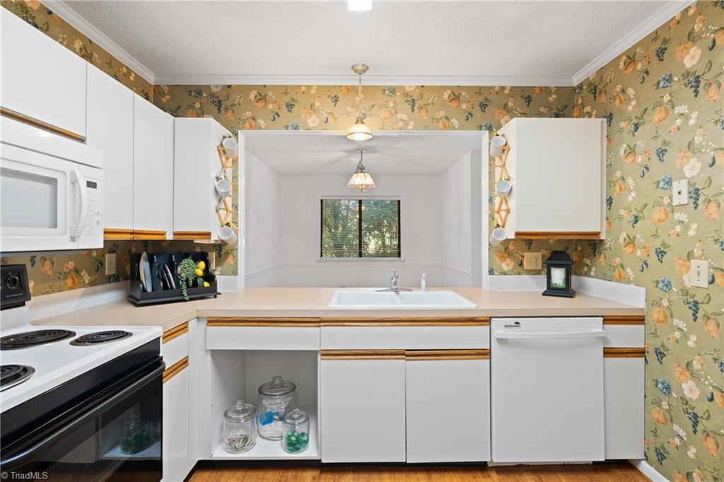 240 Lamplighter Circle, Winston-Salem
