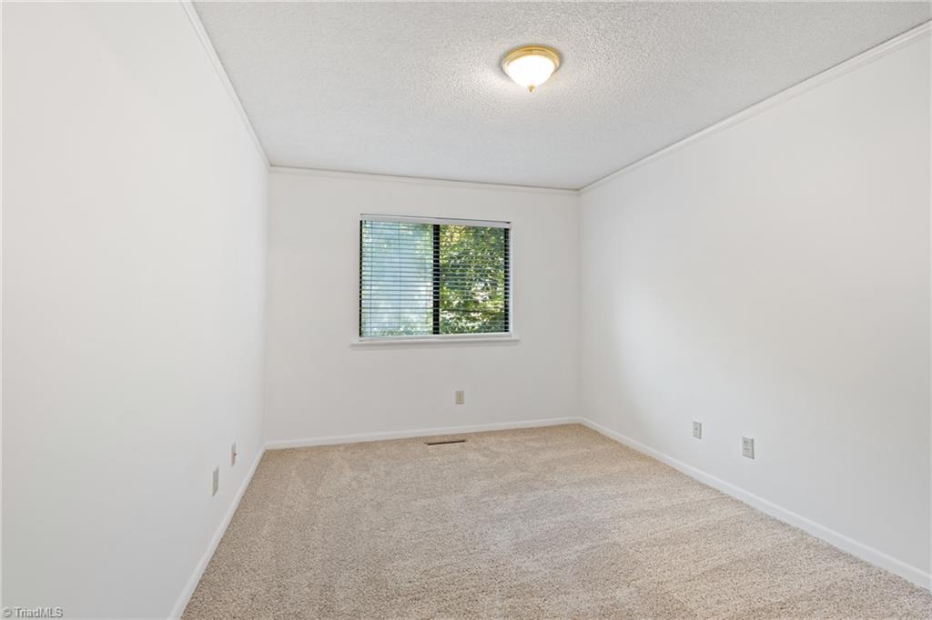 240 Lamplighter Circle, Winston-Salem