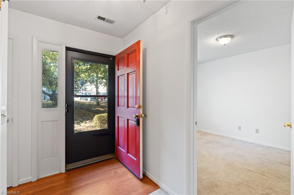 240 Lamplighter Circle, Winston-Salem