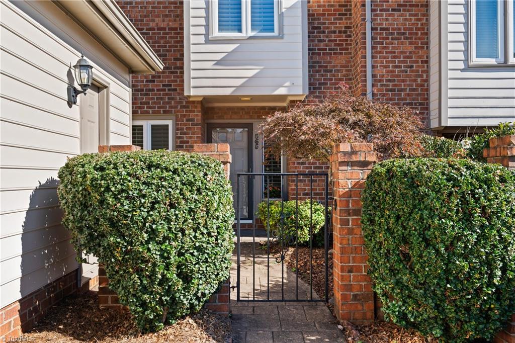 565 Sherwood Hills Drive, Winston-Salem