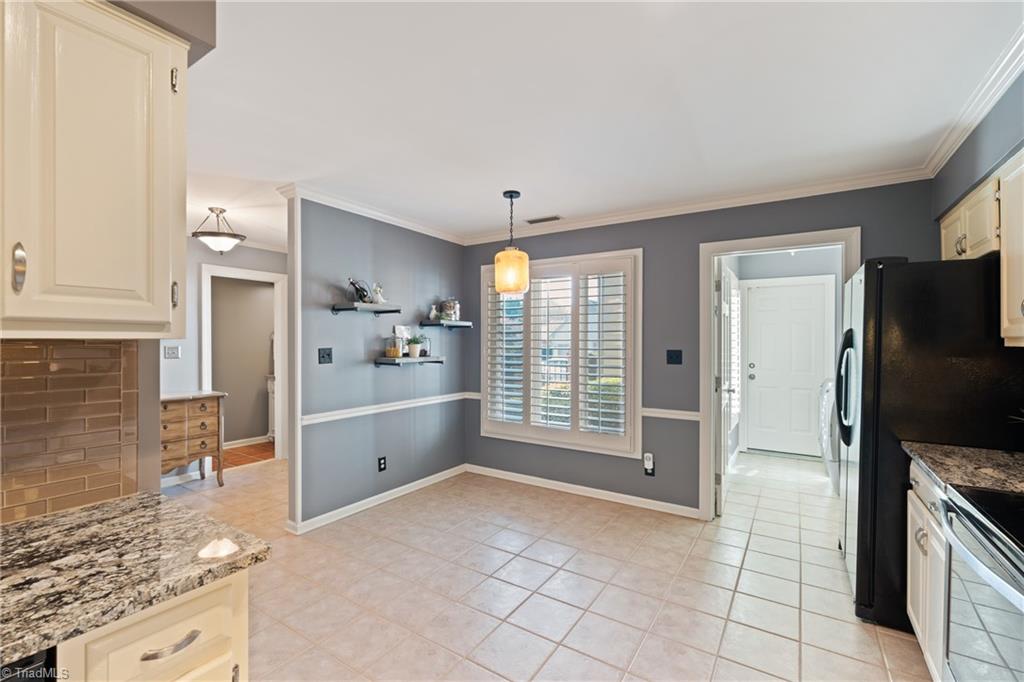 565 Sherwood Hills Drive, Winston-Salem