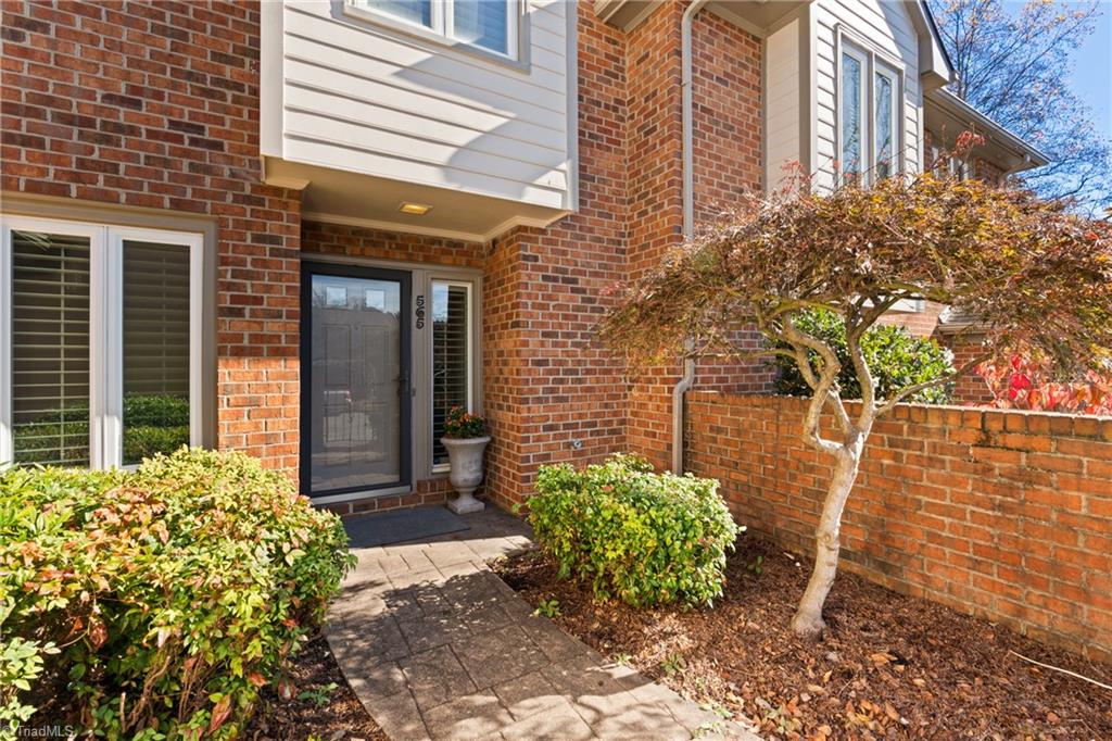565 Sherwood Hills Drive, Winston-Salem