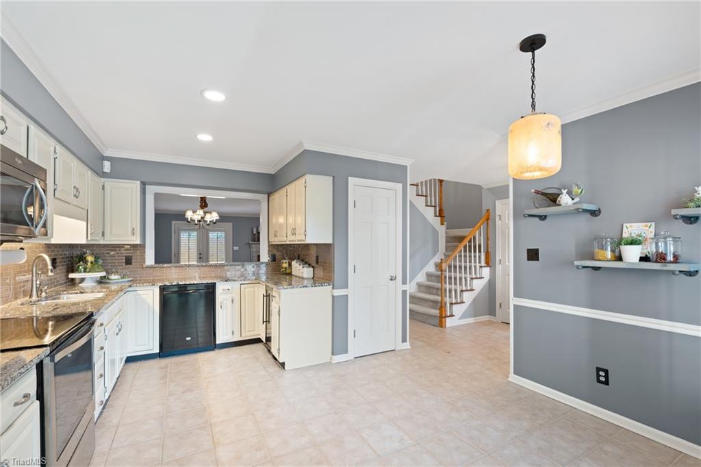 565 Sherwood Hills Drive, Winston-Salem