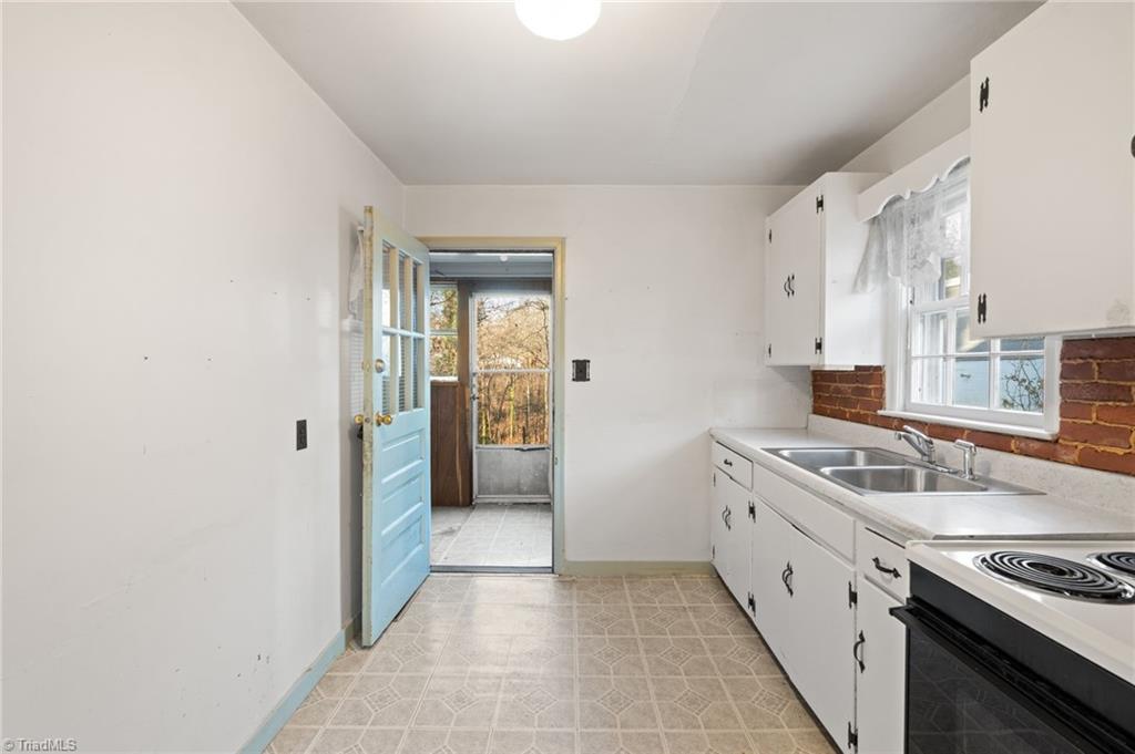 830 Sunset Drive, Winston-Salem